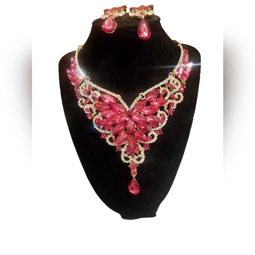 NWOT Rose Pink Statement Costume Jewelry Necklace & Earrings
